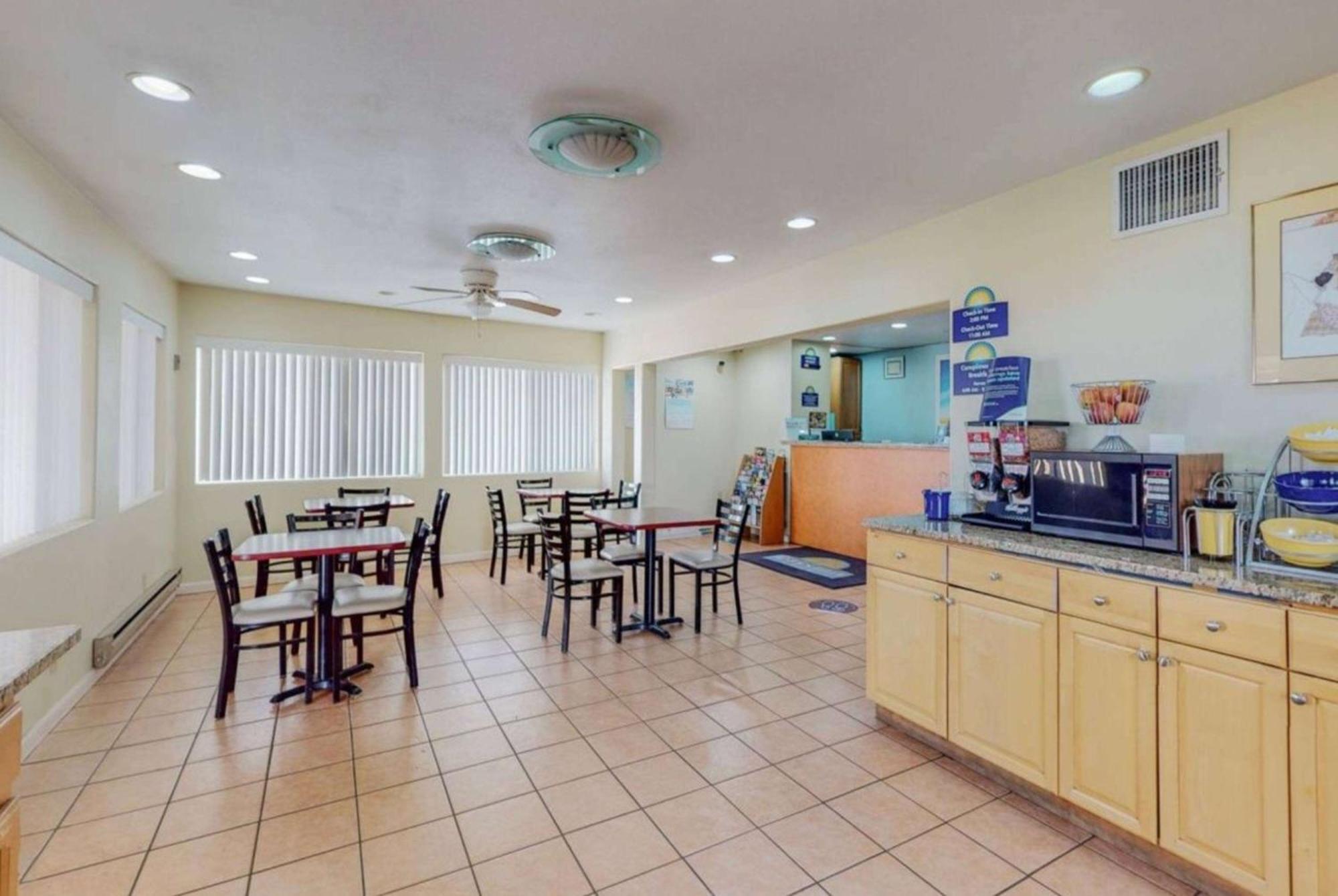 Days Inn By Wyndham Socorro Exterior foto